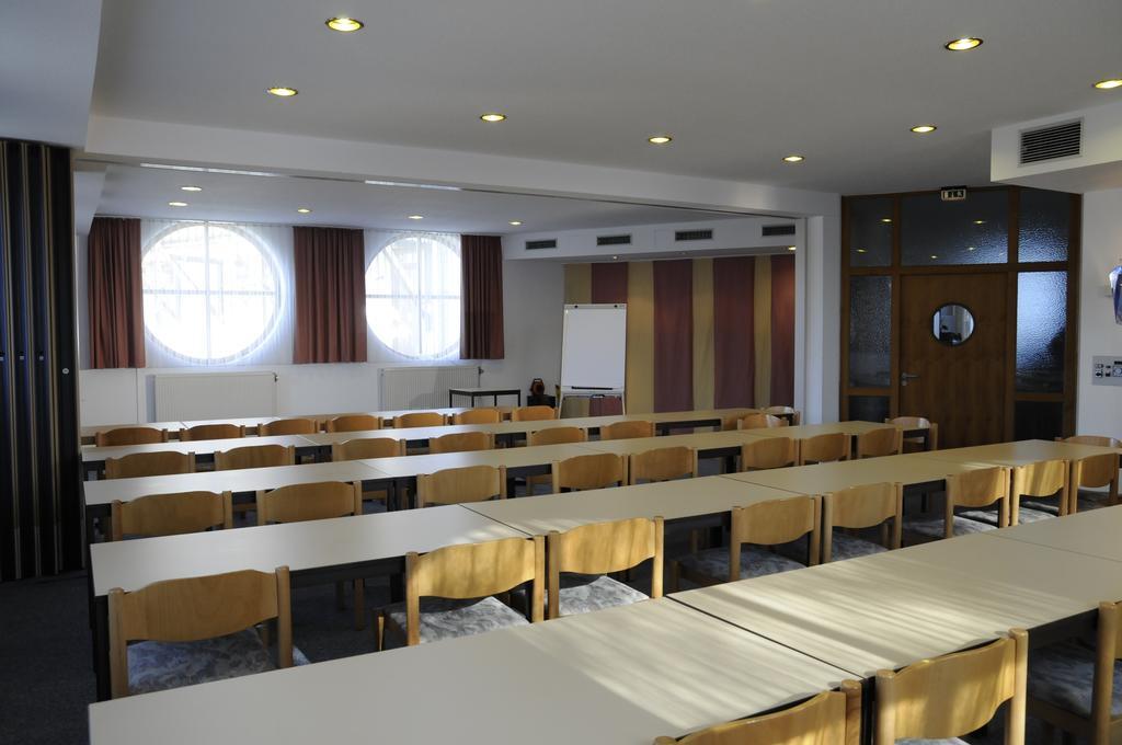 Parkhotel Кам Экстерьер фото